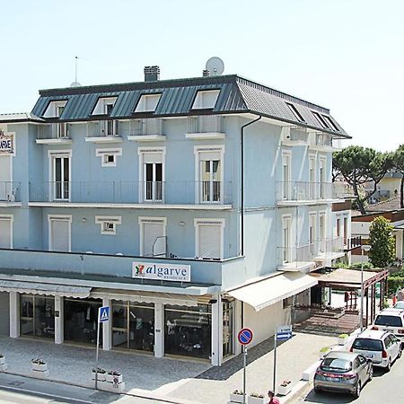 Residence Algarve Ріміні Екстер'єр фото