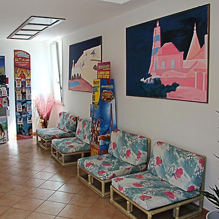 Residence Algarve Ріміні Екстер'єр фото