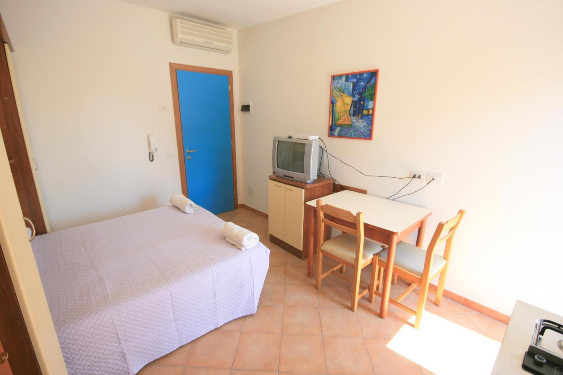 Residence Algarve Ріміні Екстер'єр фото