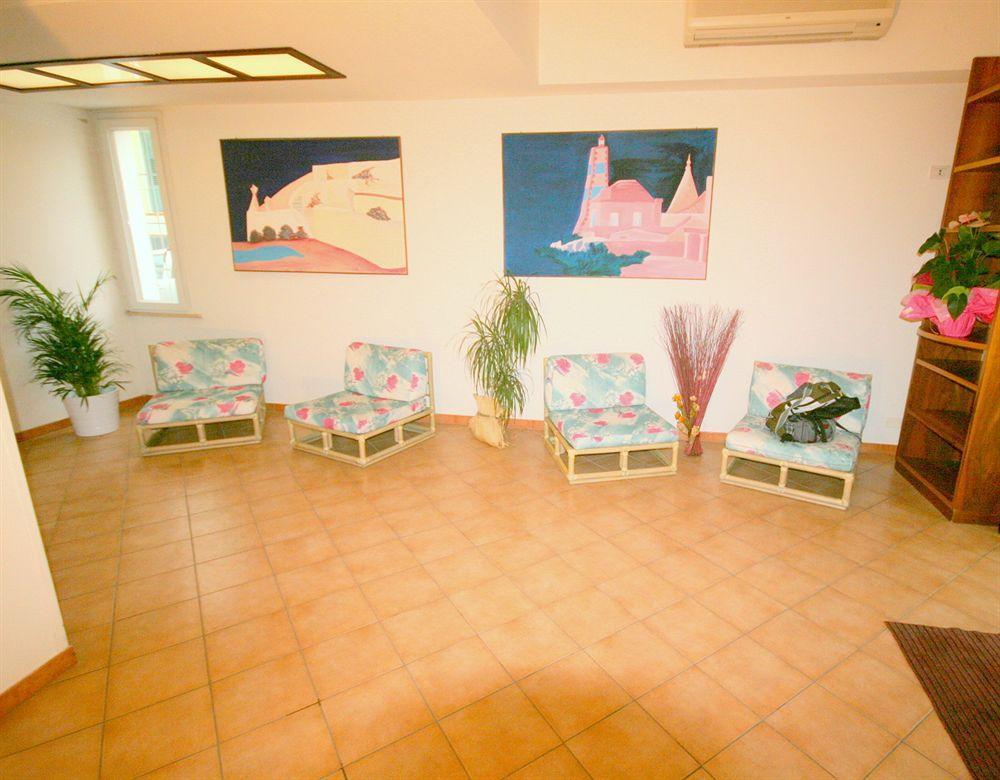 Residence Algarve Ріміні Екстер'єр фото