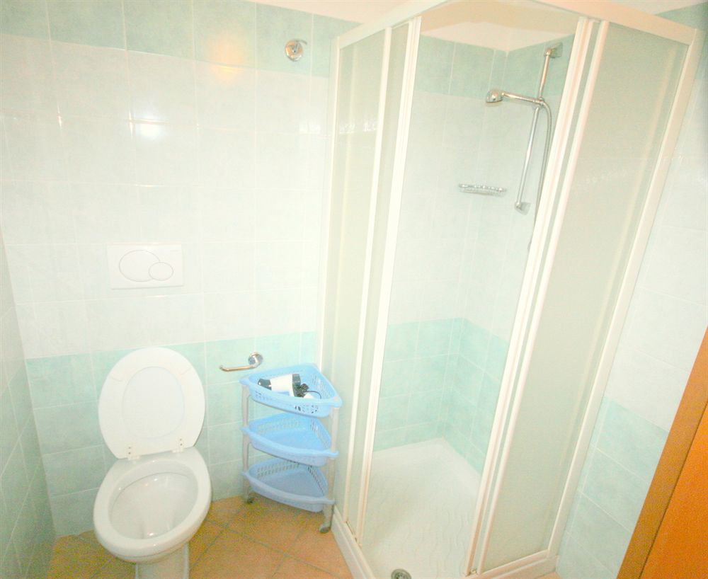 Residence Algarve Ріміні Екстер'єр фото