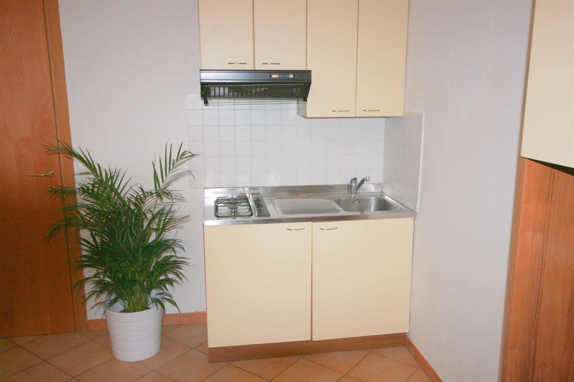 Residence Algarve Ріміні Екстер'єр фото
